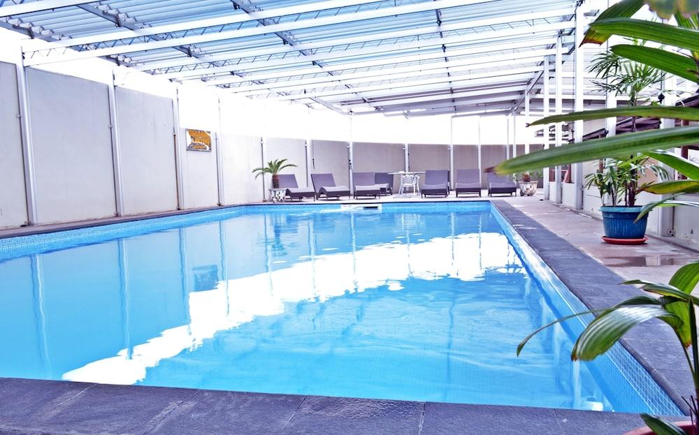 Grand Elite Hotel Пеканбару Екстер'єр фото