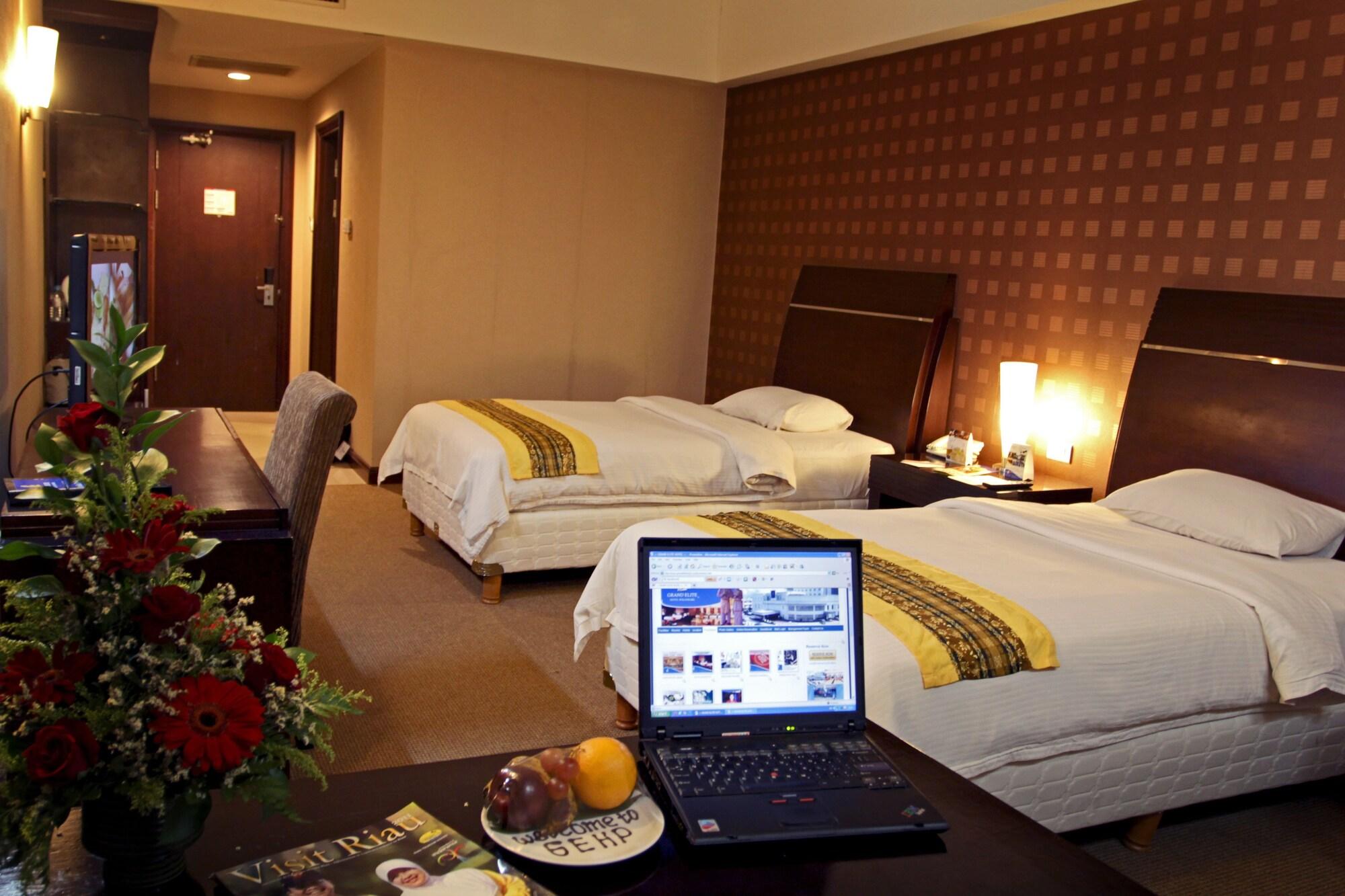 Grand Elite Hotel Пеканбару Екстер'єр фото