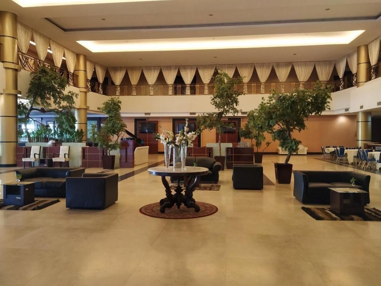 Grand Elite Hotel Пеканбару Екстер'єр фото